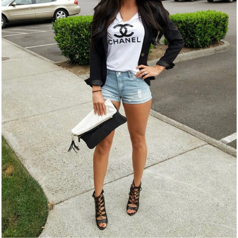 Women’s t-shirt (Chanel)